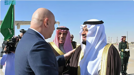 الرئيس اللبناني يصل الرياض في أول زيارة خارجية منذ توليه الرئاسة 1 33 77
