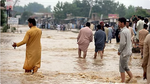 حصيلة وفيات الأمطار الموسمية في باكستان ترتفع إلى 279 قتيلاً 1 333 85