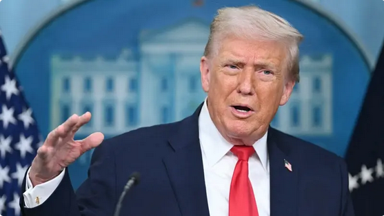 ترامب يعلن استعداده للتفاوض مع القيادة الإيرانية الجديدة بعد مقتل خامنئي في ضربة أمريكية واسعة 1 4 332