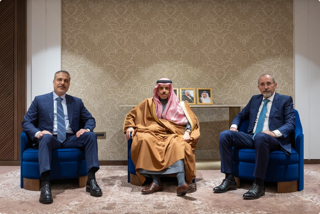 فيصل بن فرحان يبحث مع وزيري خارجية الأردن وتركيا تنسيق المواقف العربية والإسلامية 1 44 2 9