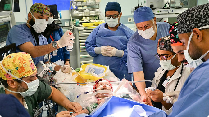 نجاح المرحلة الأولى من فصل التوأم السيامي "يارا ولارا".. وبدء المرحلة الثانية 1 44 84