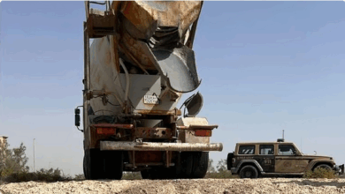 الأمن البيئي يضبط مقيمًا لتلويثه التربة بتفريغ مواد خرسانية في الشرقية 13 5 340