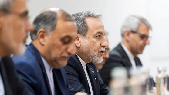 إيران تحصر مفاوضاتها مع واشنطن في تخصيب اليورانيوم وتلوّح برد عسكري حاسم على أي تصعيد 1 55 136