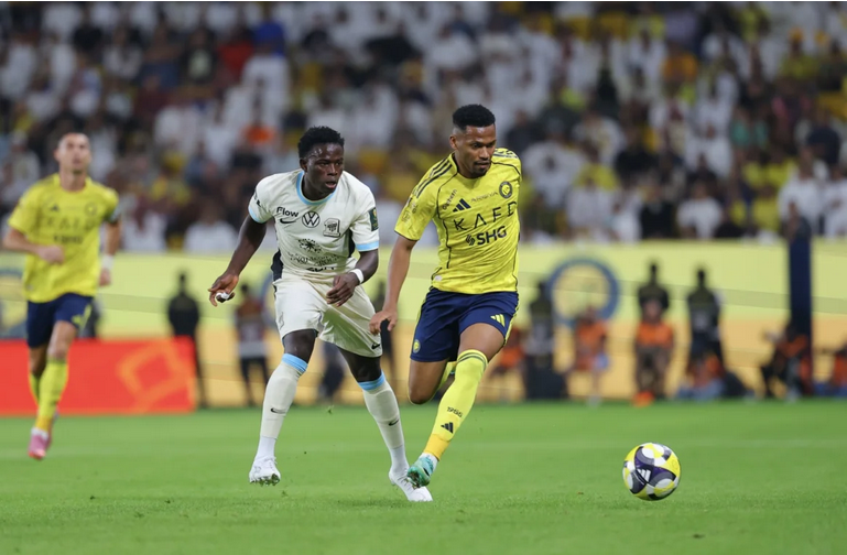 رغم النقص العددي...الاتحاد يقصي النصر ويهزمه 2-1 في قمة دور الـ16 لكأس الملك 1 555 100