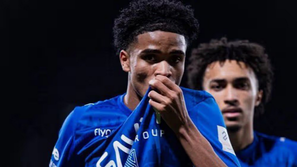 لتحصين المواهب الشابة.. الهلال يربط عبدالعزيز جرموش بعقد جديد لثلاث سنوات 1 555 112