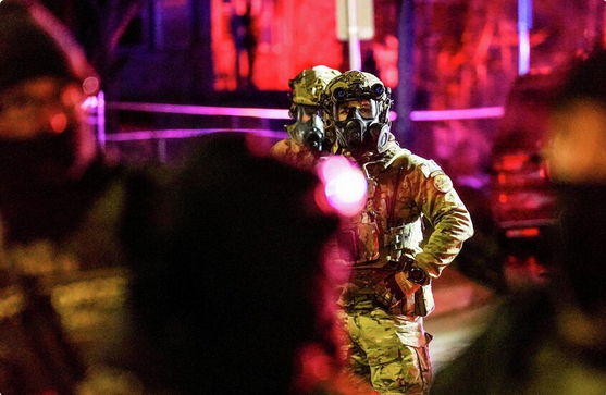 تصعيد ضد "ICE".. اعتقالات في سان دييغو بعد اقتحام مكتب العمدة واحتجاجات دامية في مينيابوليس 1 555 115