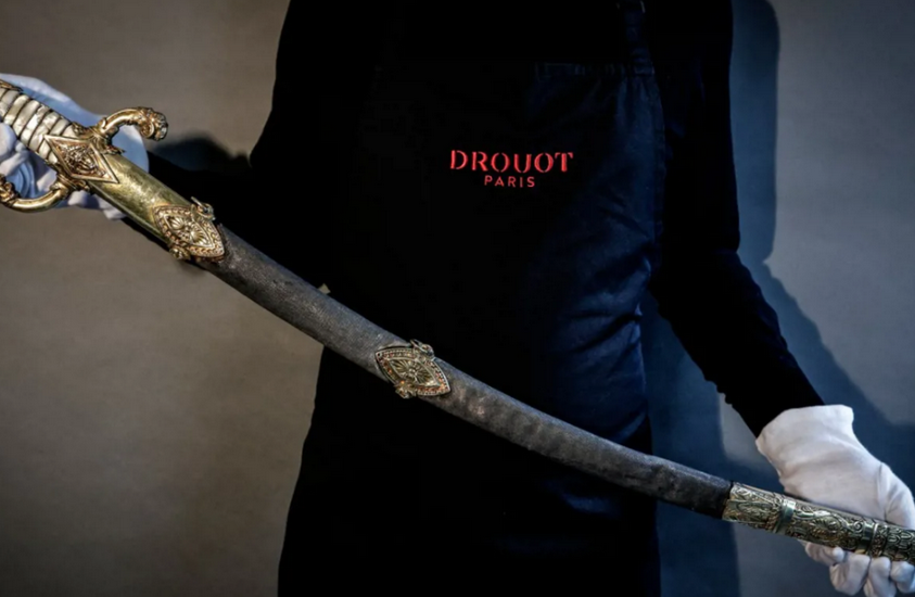 سيف "نابليون" الشخصي معروض للبيع في مزاد باريسي تاريخي 1 5555 64