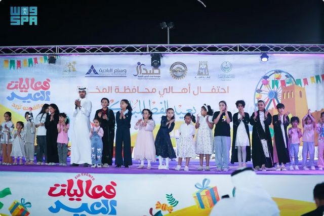 مسرح شتاء الباحة بالمخواة يحتضن فعاليات عيد الفطر وسط حضور كثيف 1 55555 4