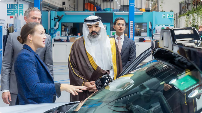 وفد سعودي برئاسة السواحه يعزز الشراكات في التقنيات المتقدمة والاتصالات الفضائية بالمملكة المتحدة 1 66 88