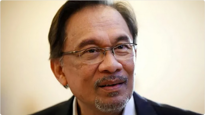 رئيس الوزراء الماليزي يستقبل إمام وخطيب المسجد النبوي 1 66 96