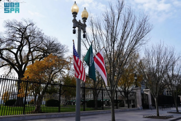 ترحيبًا بسمو ولي العهد.. طرق العاصمة الأمريكية والبيت الأبيض تتزيّن بأعلام المملكة والولايات المتحدة 1 666 111