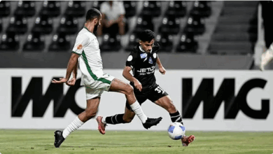 بعشرة لاعبين.. الشباب ينتزع نقطة ثمينة أمام النهضة العماني في افتتاحية دوري أبطال الخليج 3 666 96