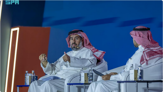 "كتاب الرياض" يقيم ندوة بعنوان "الوثائق ذاكرة الأمة رحلة التاريخ السعودي من الدرعية إلى العصر الحديث" 1 666 97