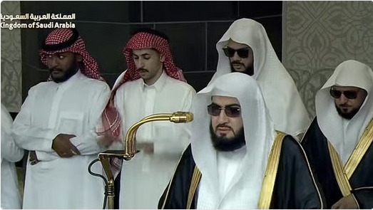 صلاة الغائب على سماحة المفتي العام للمملكة في المسجد الحرام 1 7 352