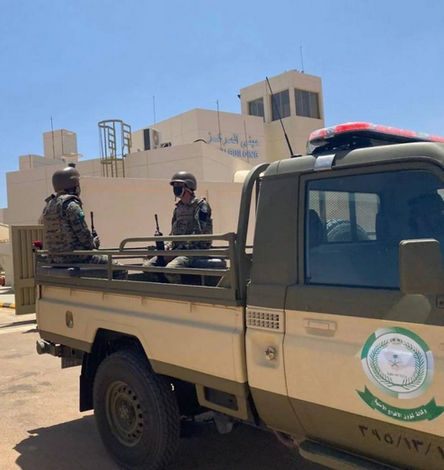 أمن الأفواج بعسير يطيح بمروّج وبحوزته 12 كجم من نبات القات المخدر 1 7 355