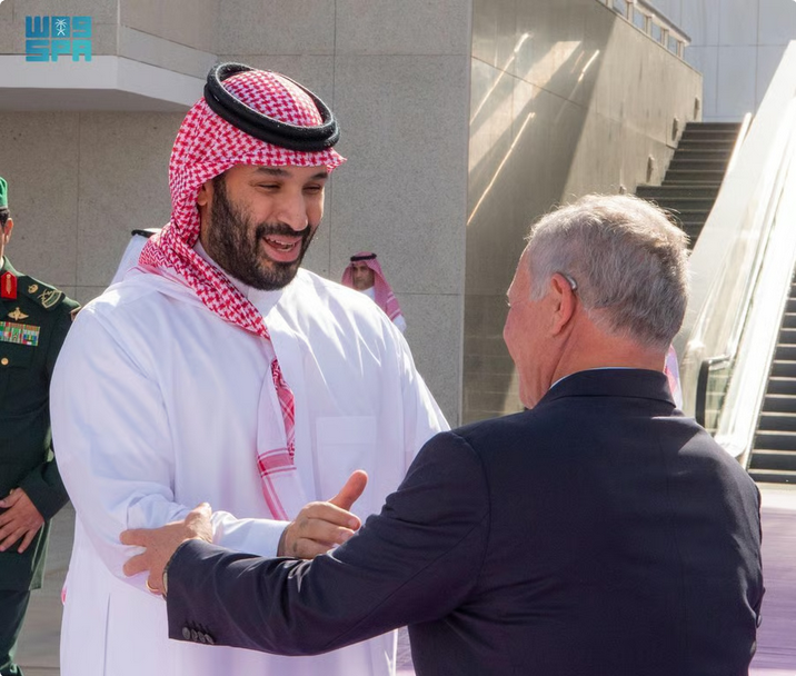 ملك الأردن يغادر جدة وولي العهد يودّعه في مطار الملك عبدالعزيز 1 7 392