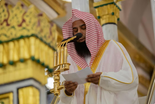 إمام المسجد النبوي يحذّر الحجاج من العودة للمحرمات ويدعو للاستقامة بعد الحج 1 7 405