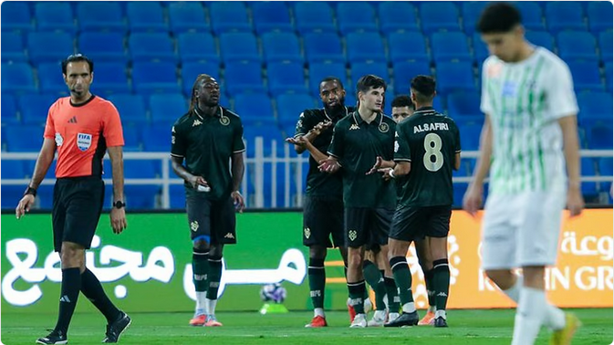 الخلود يكتسح النجمة بـ "خماسية" نارية ويقفز إلى المركز الرابع بدوري روشن 1 77 117