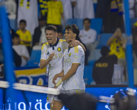 النصر يمطر شباك الخليج بخماسية ويستعيد صدارة دوري روشن 1 77 2 21