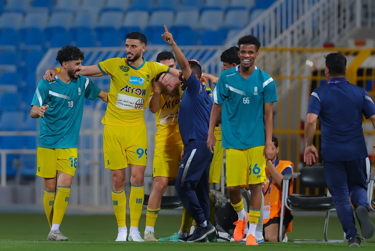 هاتريك السومة يقود العروبة لانتصار دراماتيكي على الرياض 1 77 88