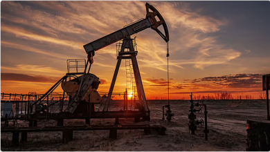 النفط يصعد بدعم تفاؤل المفاوضات التجارية الأمريكية 4 77 98