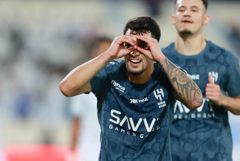 ركلة جزاء تمنح الهلال فوزاً صعباً على الأخدود وتؤهله لربع نهائي كأس الملك 1 777 108