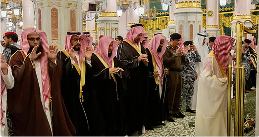 صلاة الغائب على سماحة المفتي العام للمملكة في المسجد النبوي 1 8 377