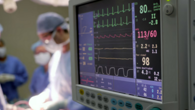 نجاح علاج تمدد شرياني دماغي واسع العنق بتقنية حديثة في مستشفى الملك فهد الجامعي 8 87 4