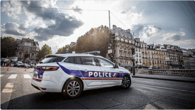 سطو مسلح في قلب باريس.. "مطرقة ومسدس" لسرقة ياقوتة بـ 150 ألف يورو 10 88 143