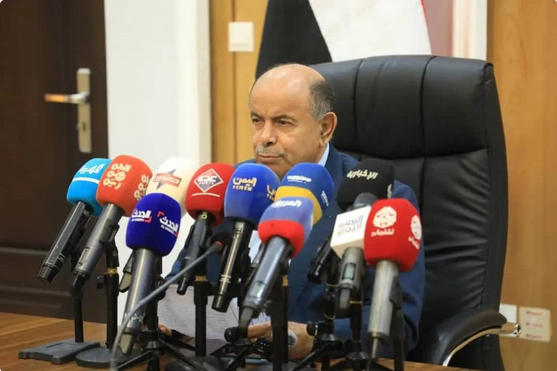 محافظ حضرموت يحيل قيادات عسكرية وأمنية بارزة للمحاكمة ويعيّن قيادة جديدة للمنطقة الثانية 1 88 146