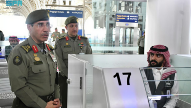 مدير عام الجوازات يتفقد جوازات مطار المدينة لمتابعة خدمة ضيوف الرحمن ورفع كفاءة الأداء 2 88 184