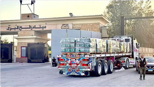 مساعدات سعودية جديدة تعبر منفذ رفح في طريقها إلى غزة 1 888 3 1
