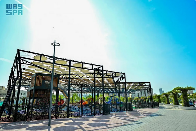 استعدادًا لعيد الفطر.. أمانة جدة تهيئ الحدائق والواجهات البحرية لاستقبال الزوار 1 89 1