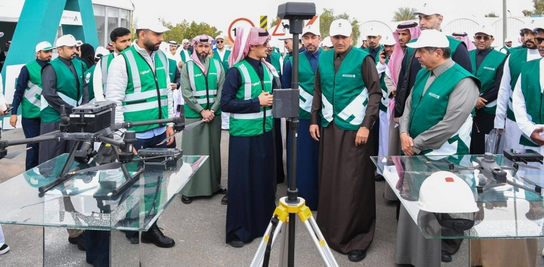 وزير النقل والخدمات اللوجستية يُطلق حملة "طرق متميزة آمنة" للعام الخامس على التوالي 1 9 351