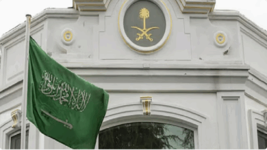 السفارة في بريطانيا تدعو المواطنين إلى الابتعاد عن مواقع التجمعات والاحتجاجات 5 9 403