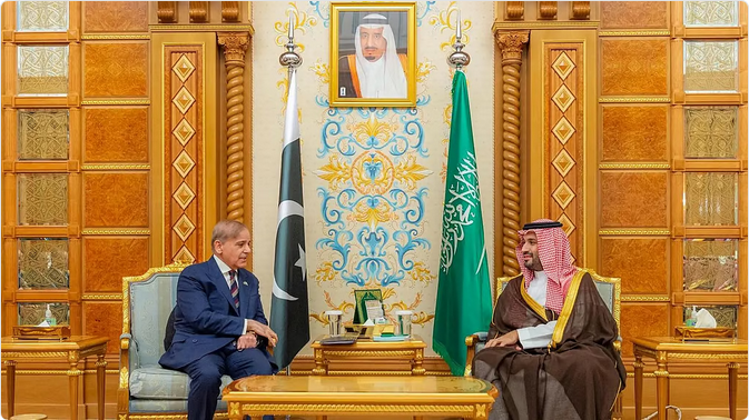 ولي العهد يلتقي رئيس وزراء باكستان ويبحثان العلاقات الثنائية وفرص الشراكة 1 9 423