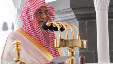 ابن حميد يبيّن في خطبة الجمعة أن صلاح القلوب بالإيمان والزهد والقناعة طريق النعيم والطمأنينة 11 9 440