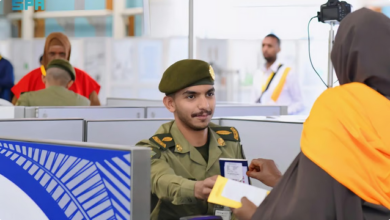جوازات مطار الأمير محمد بن عبدالعزيز تستقبل أولى رحلات حجاج الصومال لموسم 1447هـ 2 9 449