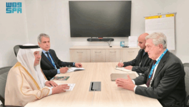 الربيعة يلتقي المفوض السامي للأمم المتحدة لشؤون اللاجئين 3 99 196