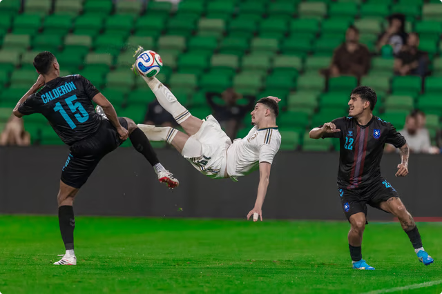 بثلاثية مندش والحمدان والدوسري.. الأخضر يهزم بورتوريكو ودياً استعداداً لمونديال 2026 1 99 2 40