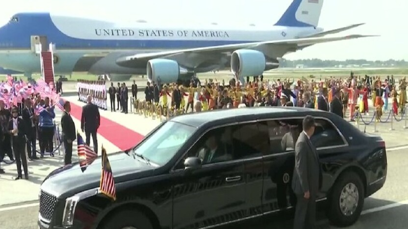 بعد مراسم وداع مميزة.. ترمب يغادر ماليزيا إلى اليابان 1 99 211