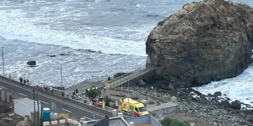 موجات عملاقة تضرب الجزيرة وتخلف 3 قتلى و15 مصاباً وتحذيرات من ظواهر بحرية غير معتادة 1 99 217