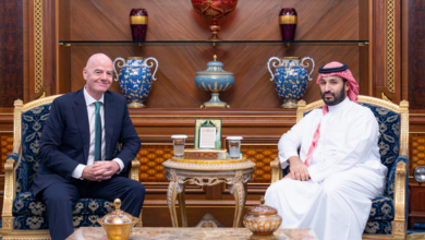 سمو ولي العهد يلتقي رئيس الاتحاد الدولي لكرة القدم 4 99 261