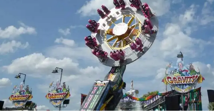 حادث مروع ينهي احتفالات "راينكيرمس": 19 إصابة بانفجار ألعاب نارية في دوسلدورف 1 999 133