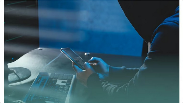 تحذير من النيابة العامة: التشهير الإلكتروني وانتهاك الخصوصية عبر التقنية جريمة معلوماتية يعاقب عليها القانون 1 999 170