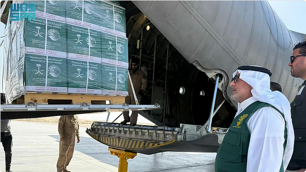 وصول الطائرة الإغاثية السعودية الـ70 لإغاثة غزة 1 999 175