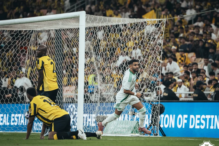 قمة جدة خضراء: الأهلي يخطف فوزاً ثميناً من الاتحاد ببراعة رياض محرز 1 999 180