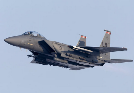 كوماندوز أمريكية تنجح في إنقاذ آخر أفراد طاقم F-15E التي أسقطتها إيران 1 999 233