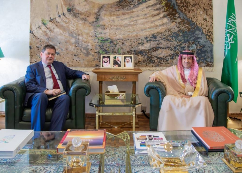 نائب وزير الخارجية يستقبل سفير المملكة المتحدة بمناسبة انتهاء فترة عمله بالمملكة 1 DSC08324