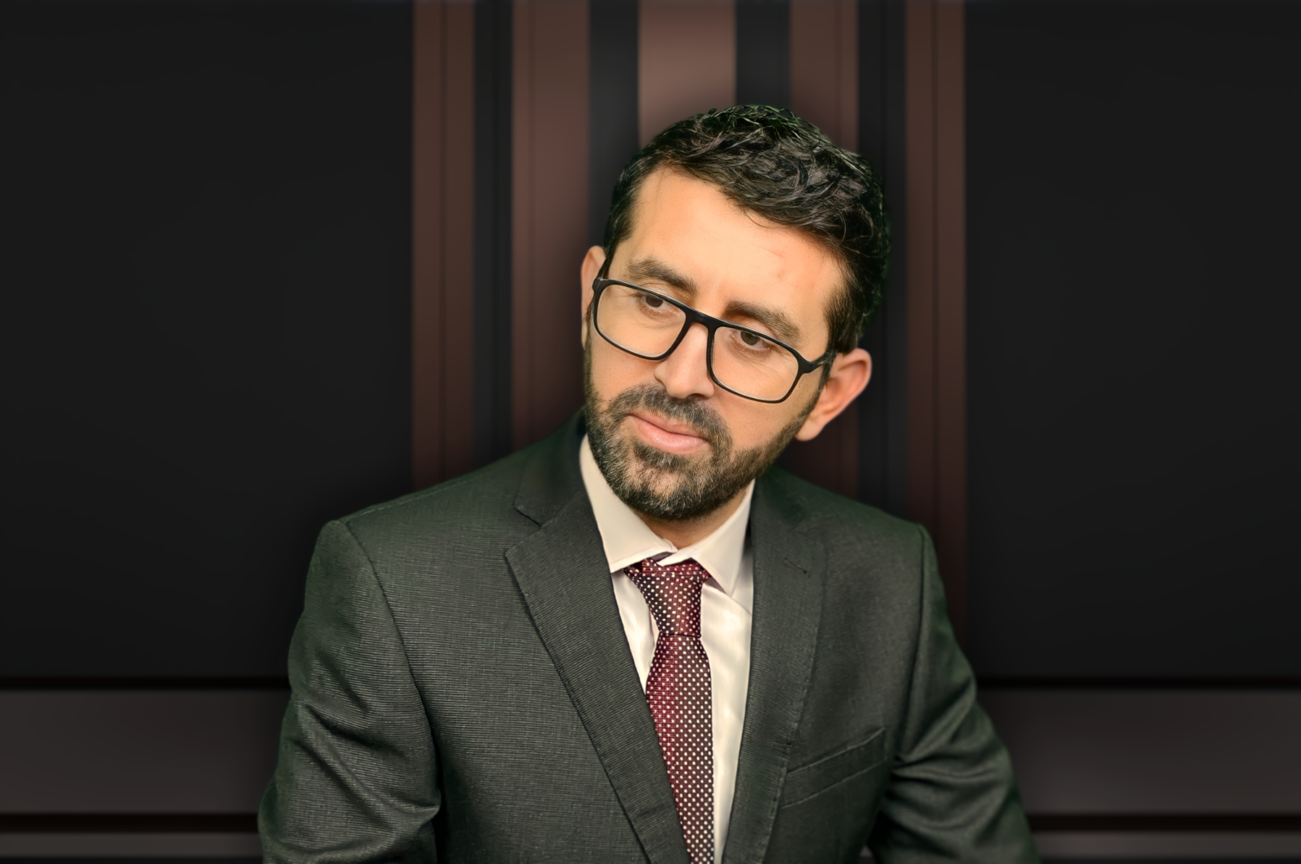 رائد عبد العزيز رمضان.. كيف يقرأ تحولات السوق الاقتصادي العالمي 1 Raed Ramadan Photo 17 scaled